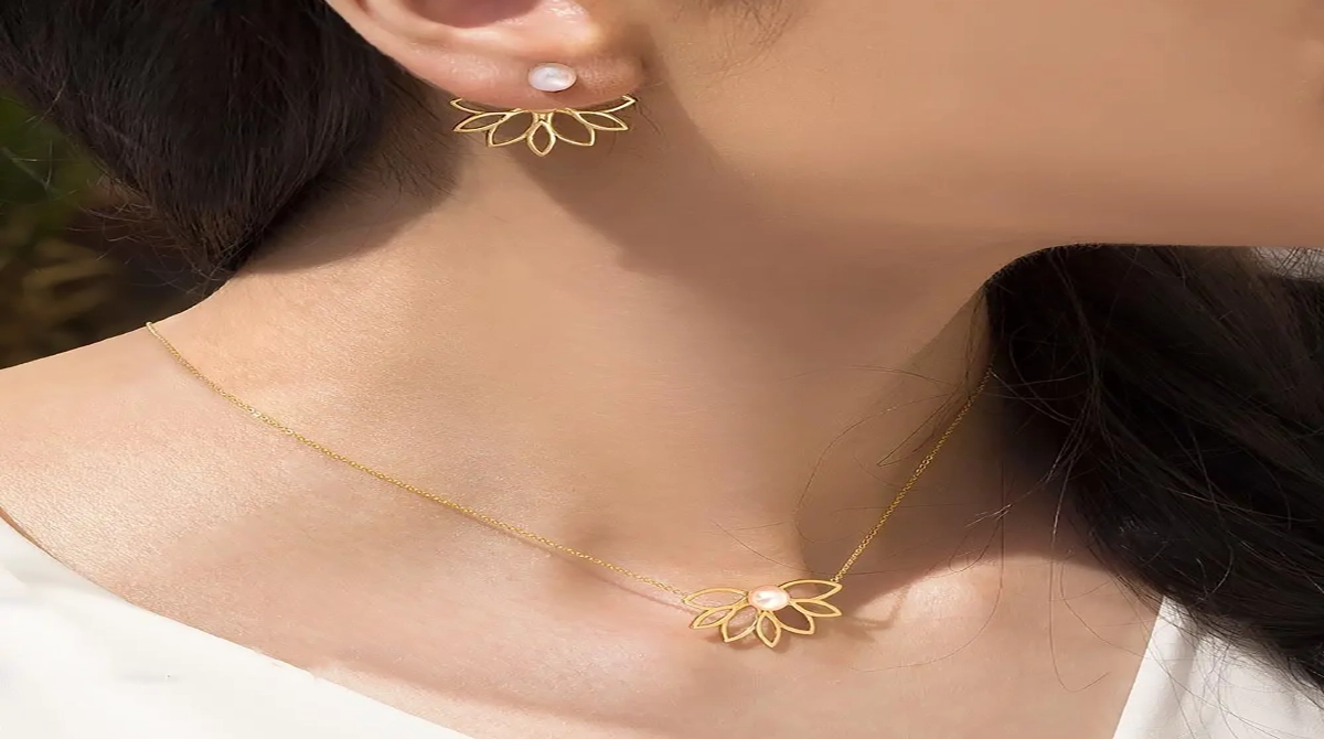 نماد لوتوس در طلا و جواهرات به چه معناست؟